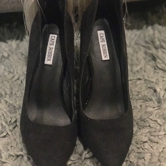 Shoes - Picture 1 of 4